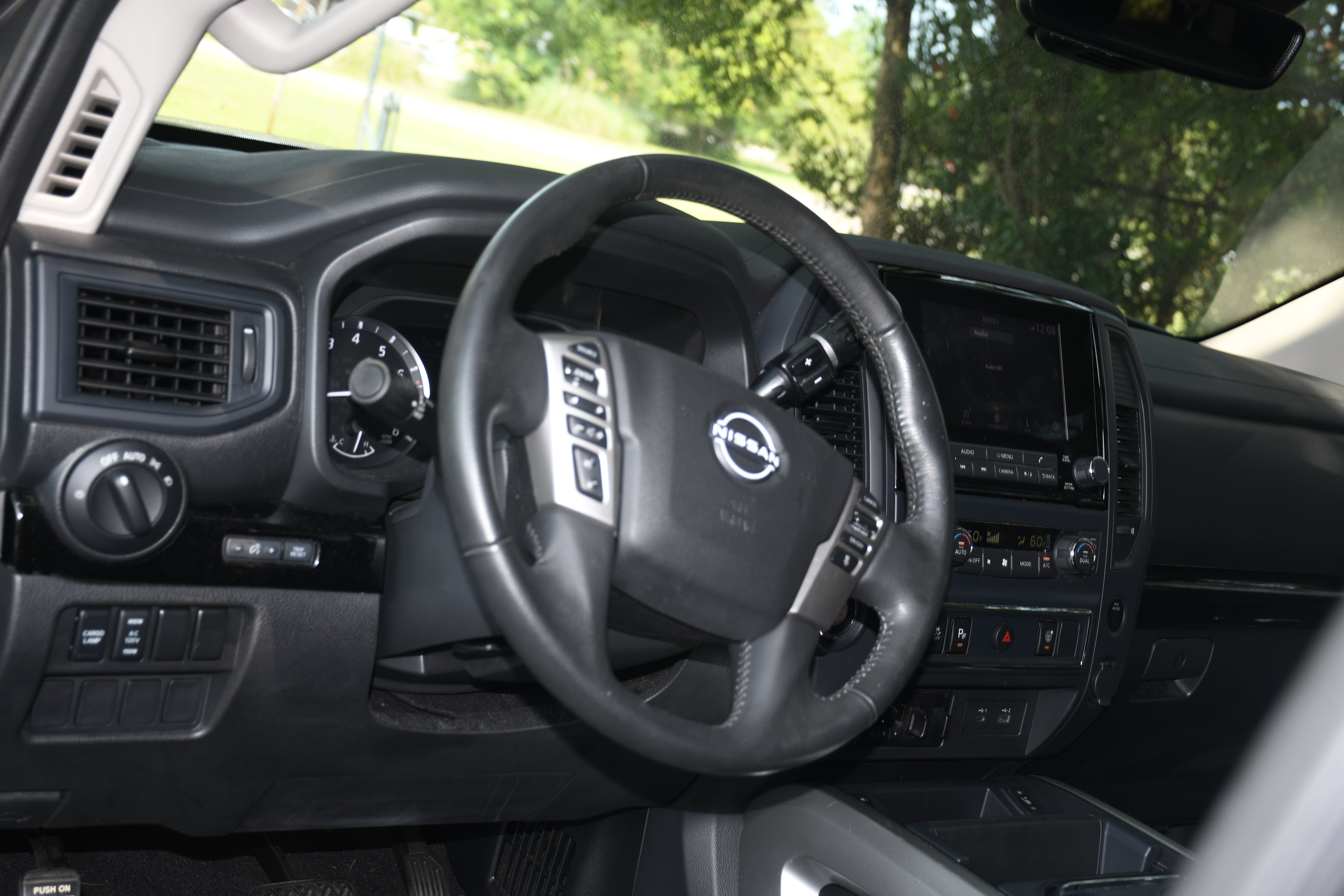 Used 2023 Gray Nissan SV image 8
