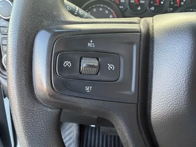 Used 2021 White Chevrolet Custom image 19