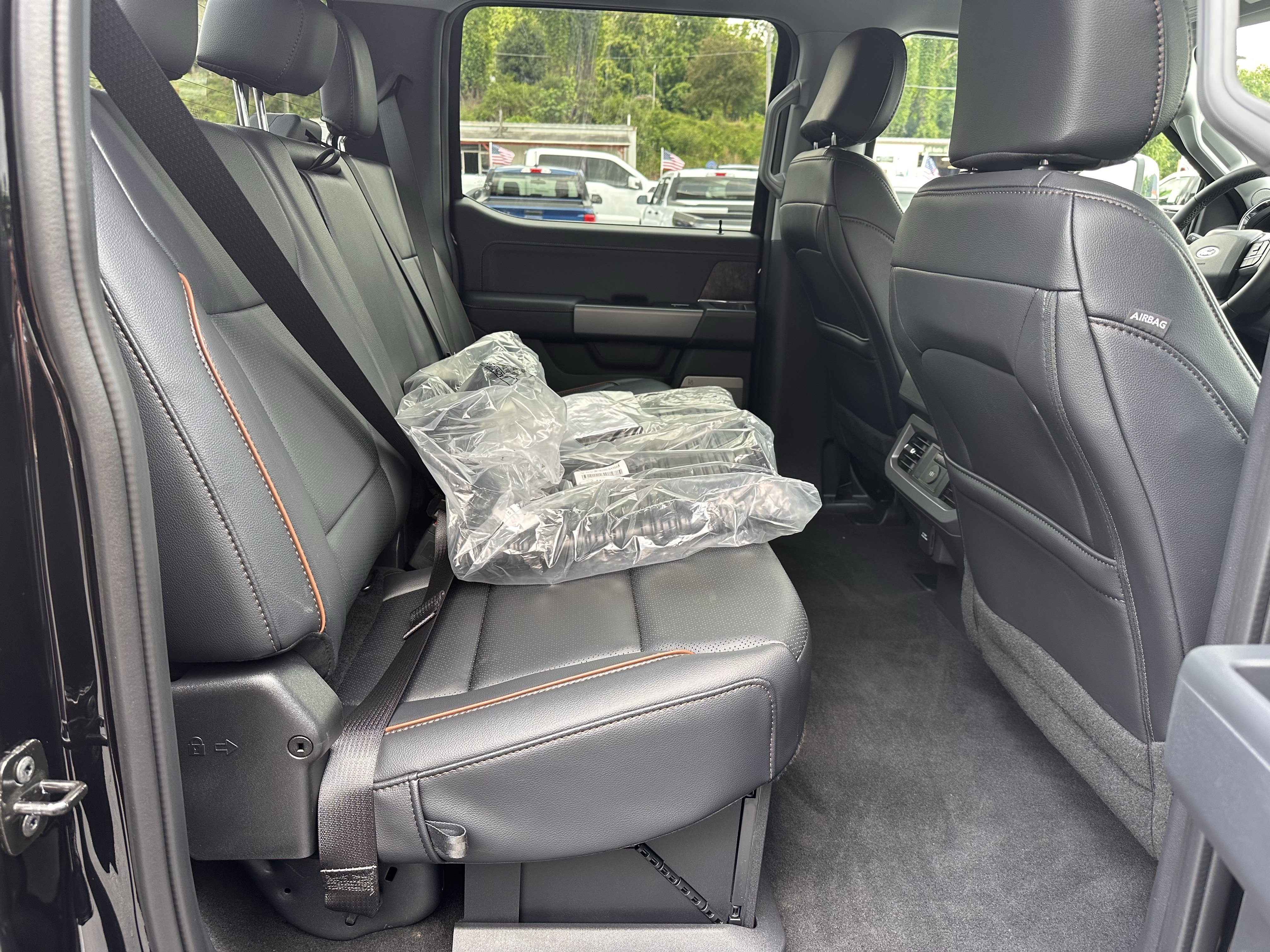 Used 2026 Agate Black Metallic Ford LARIAT image 19