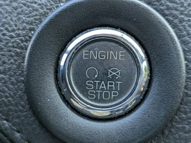 Used 2014 Gray Lincoln Base image 29