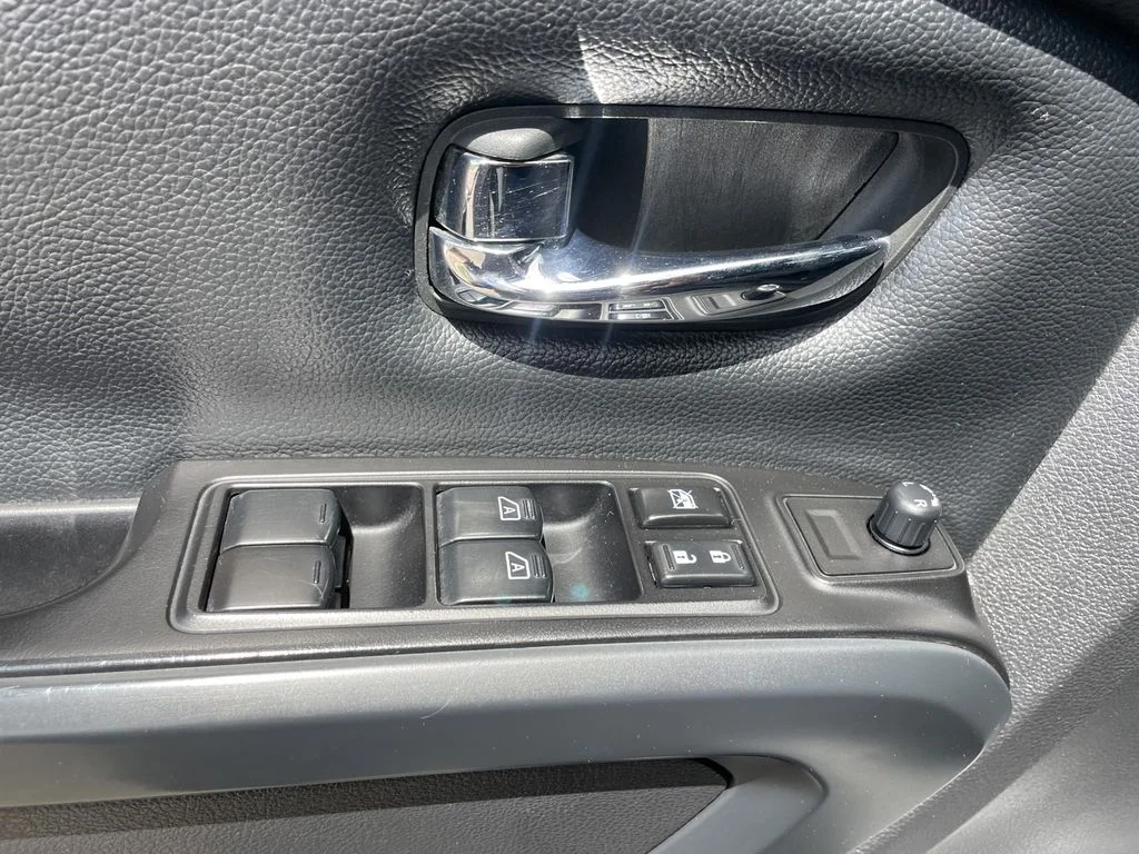 Used 2018 Magnetic Black Nissan SL image 16