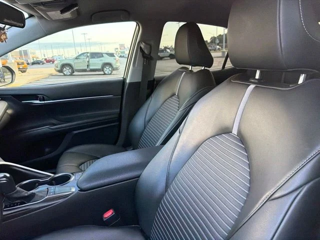 Used 2022 Midnight Black Metallic Toyota SE image 18