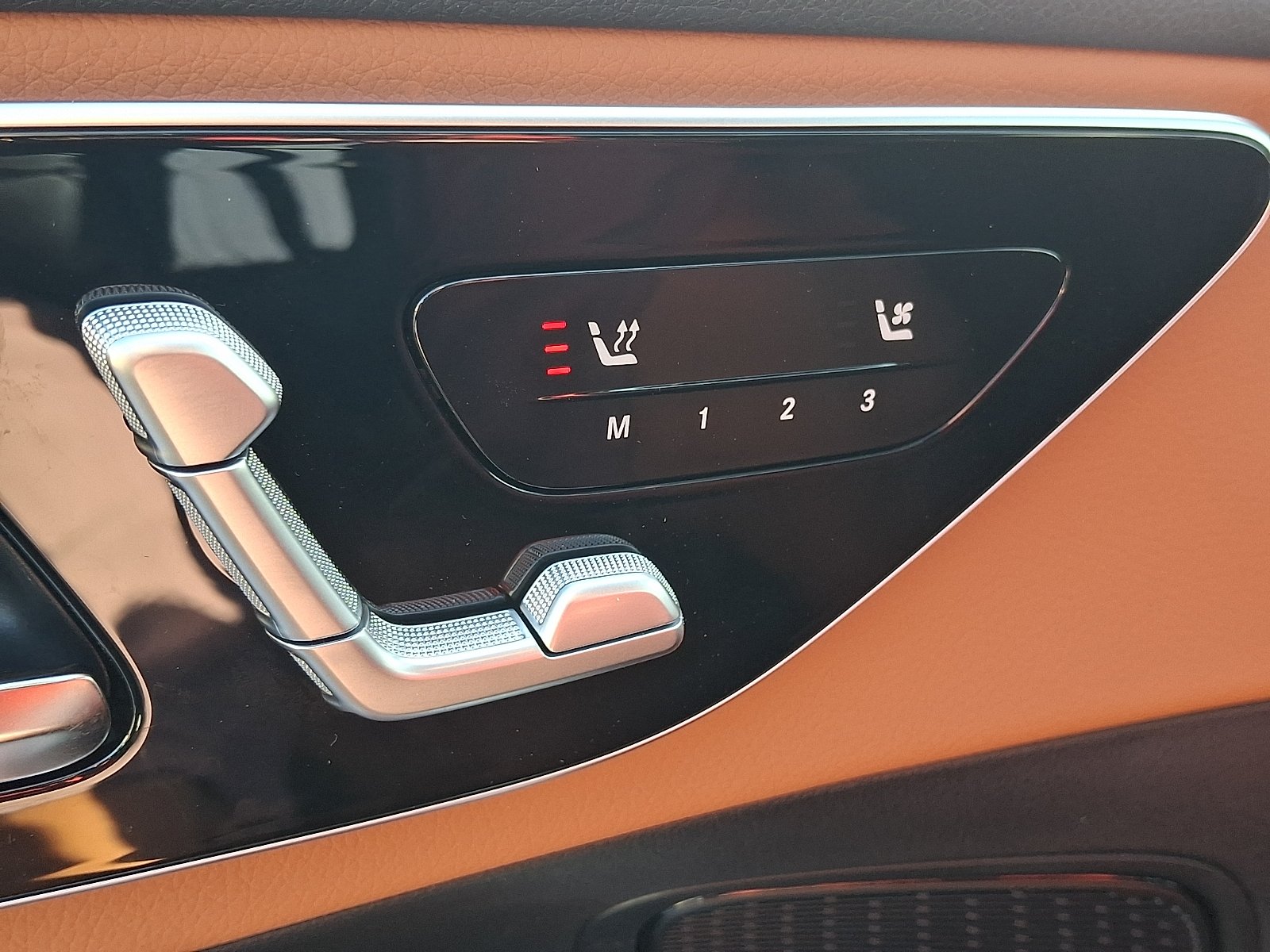New 2027 Black Mercedes-Benz GLC 300 image 15