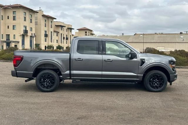 New 2026 Carbonized Gray Metallic Ford XLT image 25
