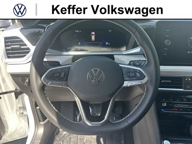 New 2026 White Volkswagen 1.5T SE image 16