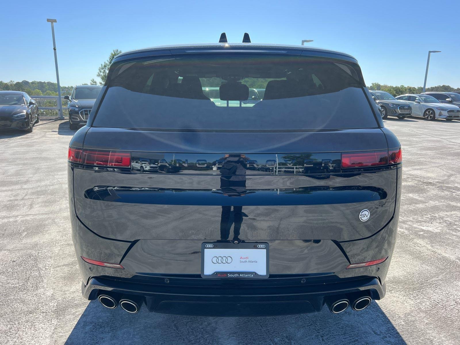Used 2025  Land Rover SV Edition Two image 6