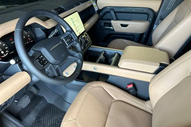 New 2026 Carpathian Grey Land Rover X-Dynamic SE image 9