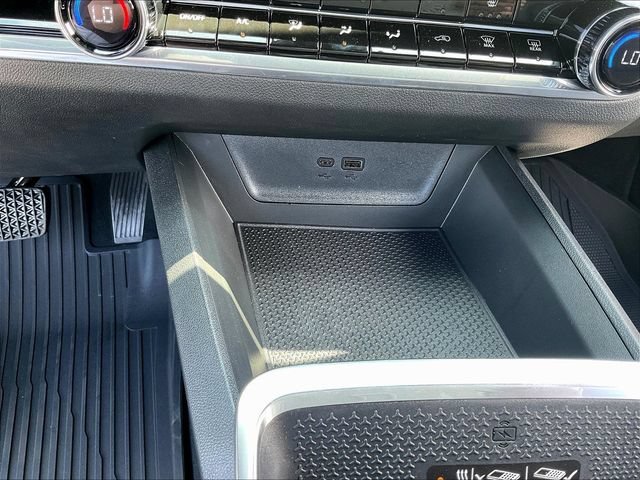 2027 Chevrolet Equinox LT - Photo 8