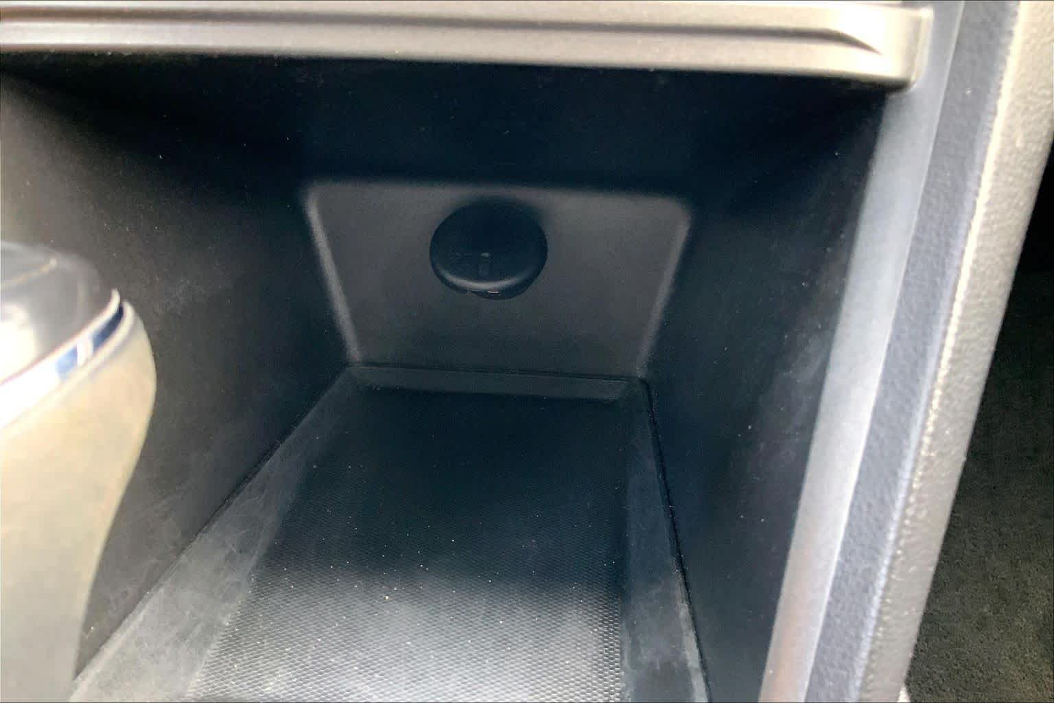 Used 2017 Silver Ice Metallic Chevrolet LS image 27