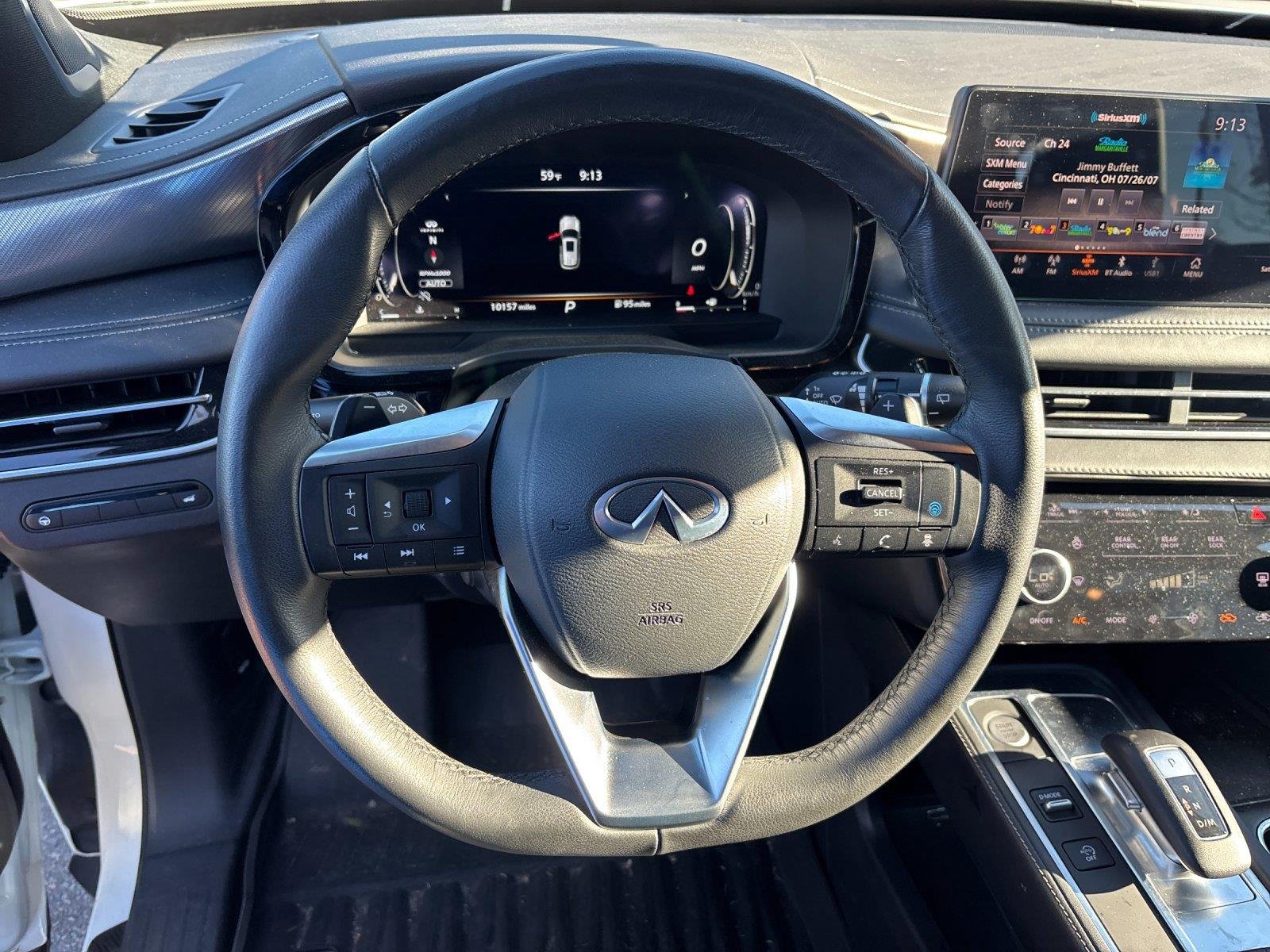 Used 2025 Majestic White INFINITI LUXE image 18