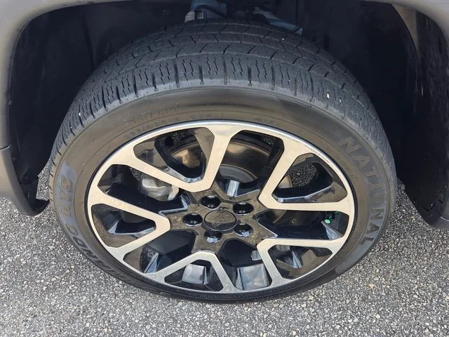 Used 2018 Blue Jeep Limited image 17