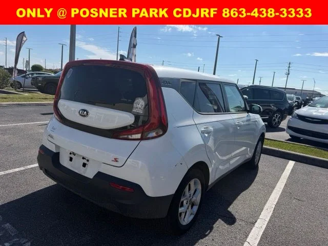 Used 2021 White Kia S image 3