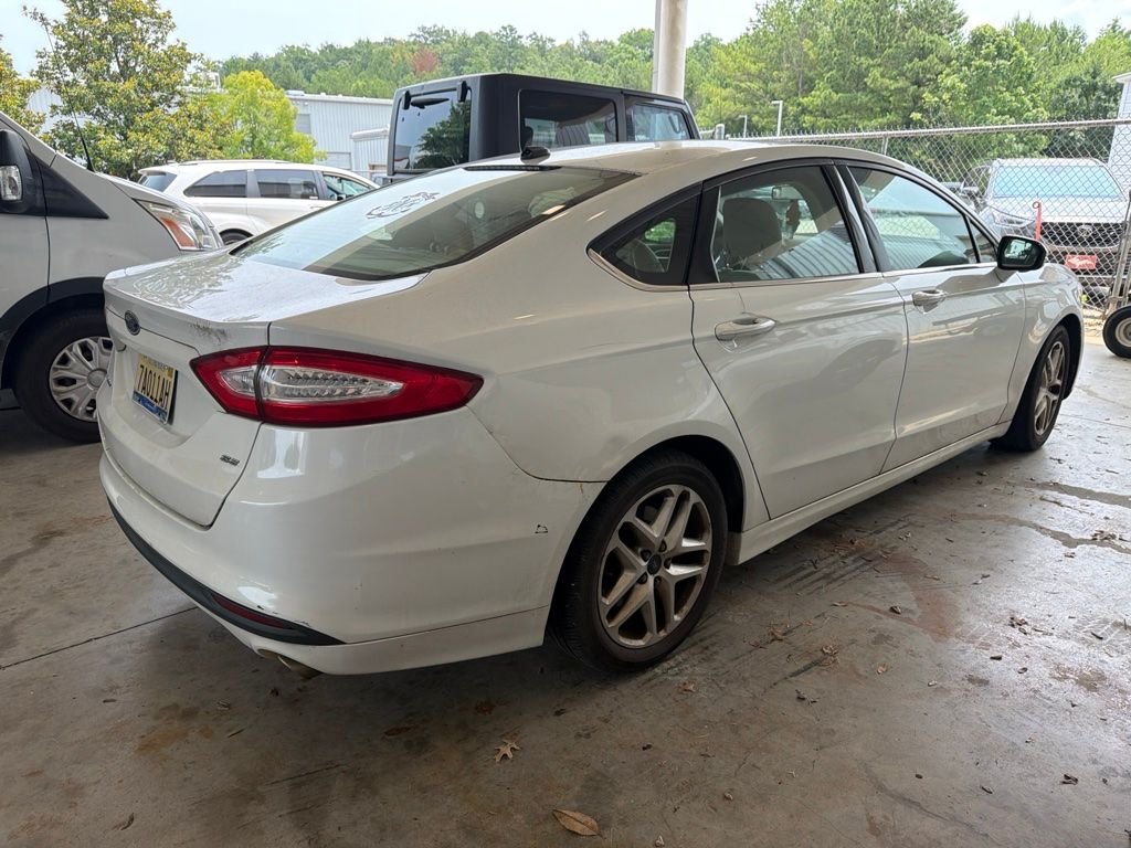 Used 2014 White Ford SE image 3