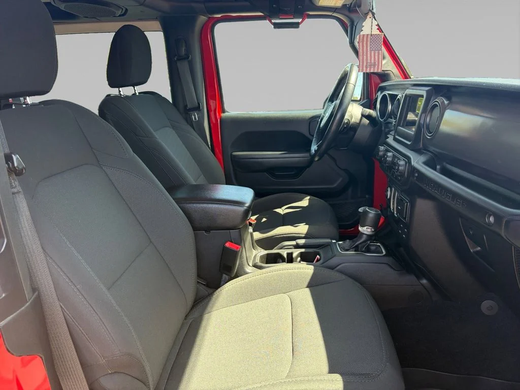 Used 2019 Red Jeep Sport S image 16