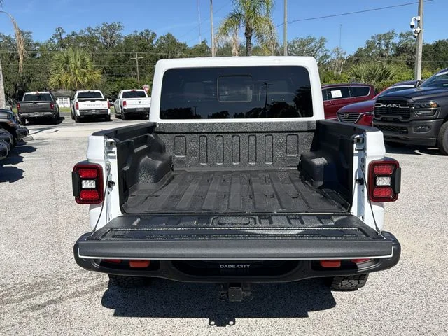 Used 2025 White Jeep Mojave image 10