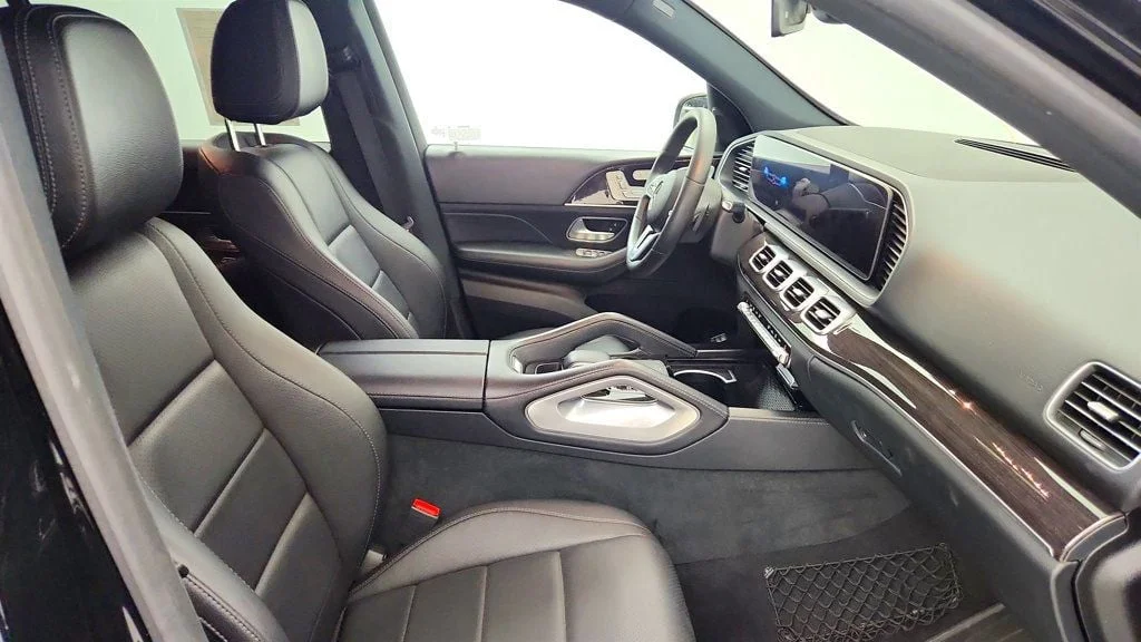 Used 2020 Black Mercedes-Benz GLE 350 4MATIC® SUV w/ Premium Pkg image 24
