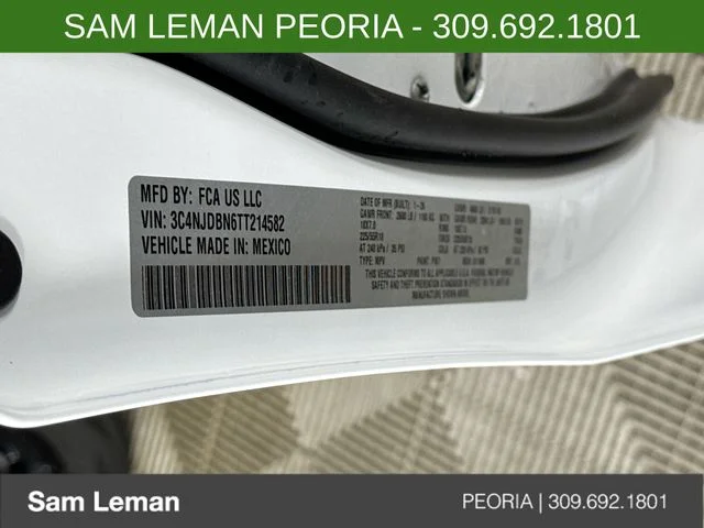 New 2026 White Jeep Latitude image 26