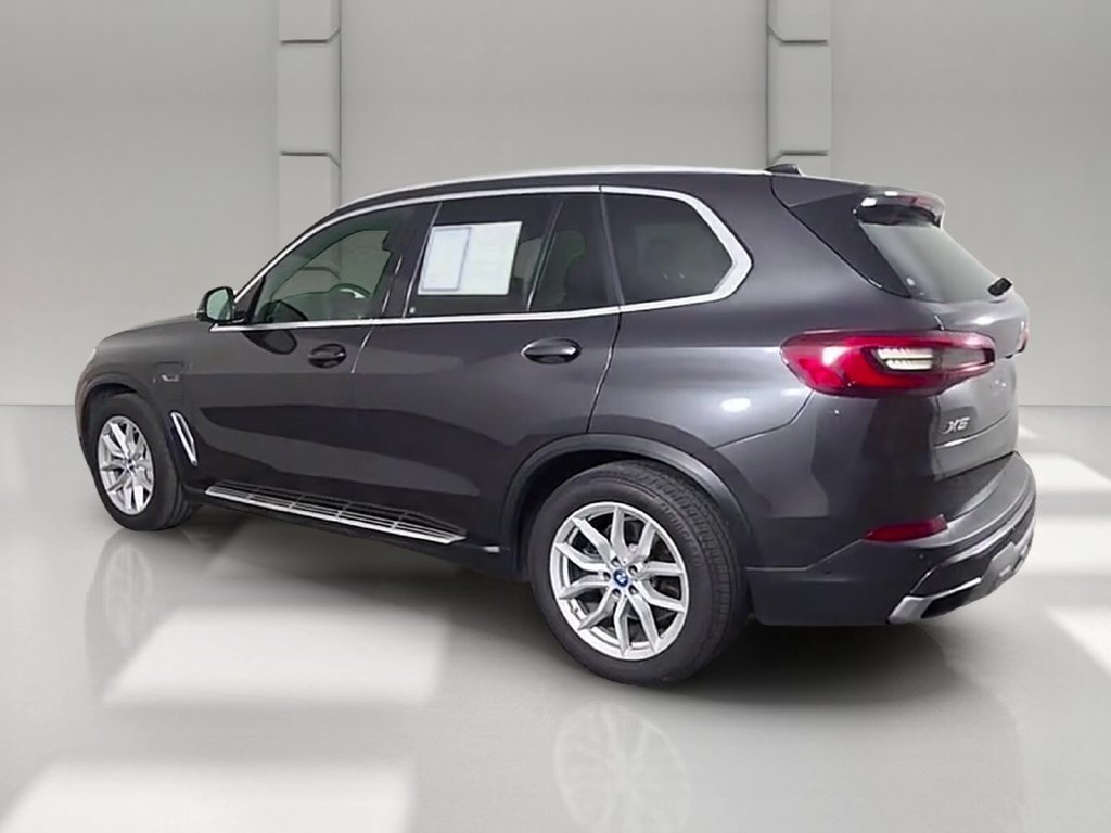 Certified Used 2022 Dark Graphite Metallic BMW xDrive45e image 45