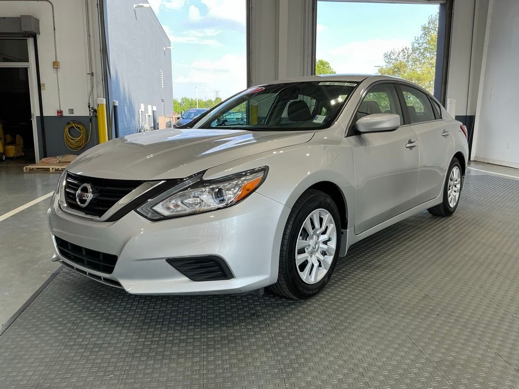 Used 2017 Nissan Altima S with VIN 1N4AL3AP7HC237383 for sale in Gallatin, TN