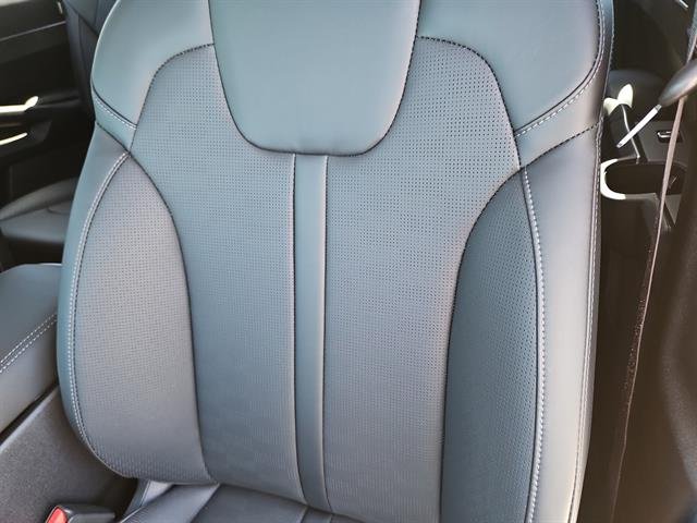 2025 Kia Sorento S - Photo 15