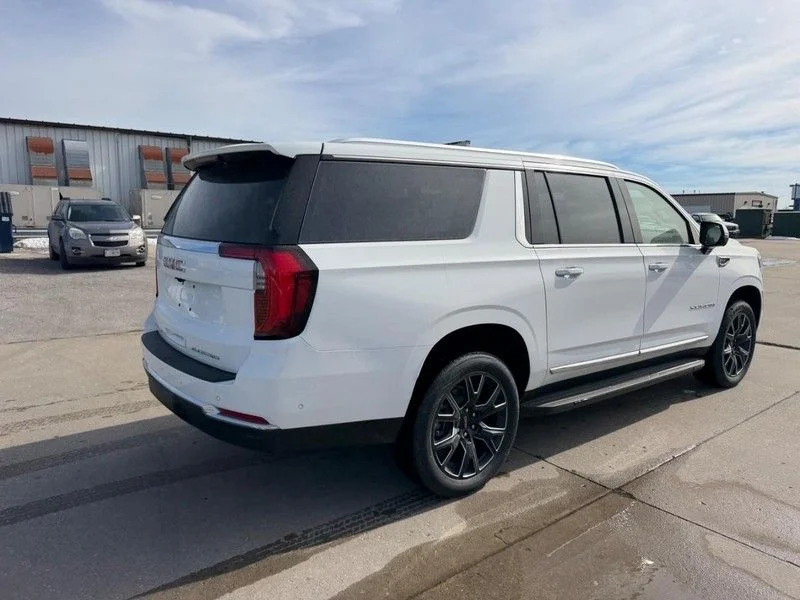New 2026 White GMC Elevation image 3