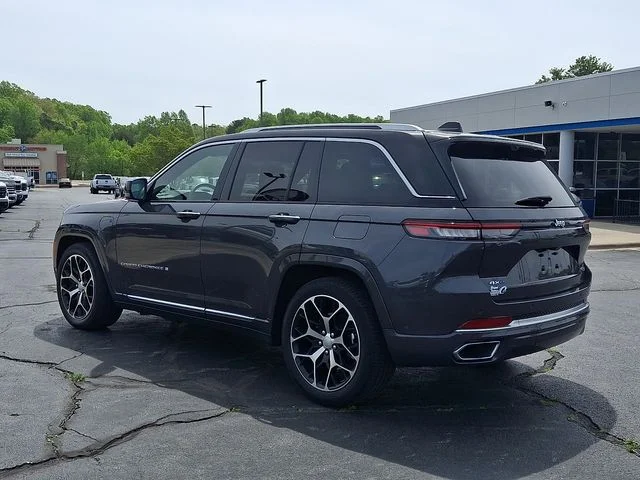 Used 2022 Gray Jeep Summit Reserve 4xe image 4