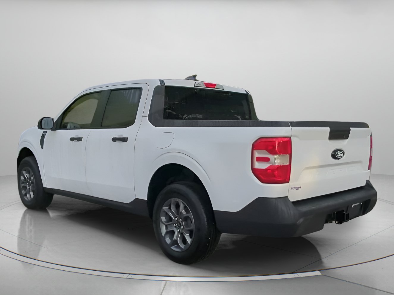 New 2026 Oxford White Ford XLT image 19