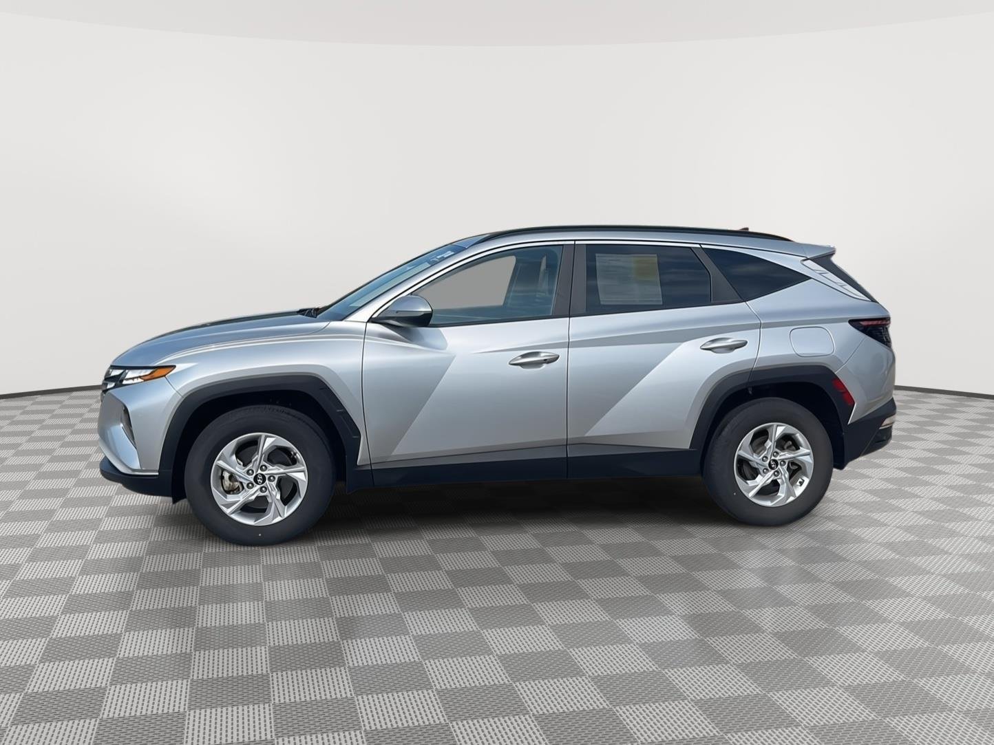 Used 2022 Shimmering Silver Hyundai SEL image 8