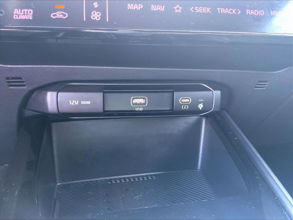 Used 2023 Gray Kia Wind image 26