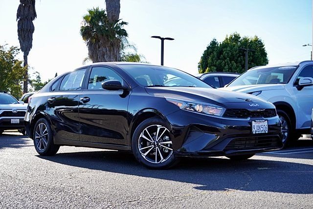 Used 2023 Black Kia LXS image 1