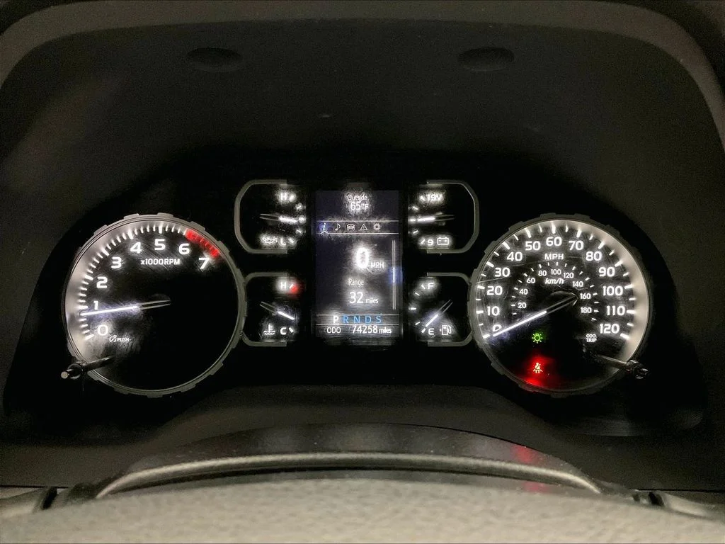 Used 2021 Green Toyota SR5 image 26
