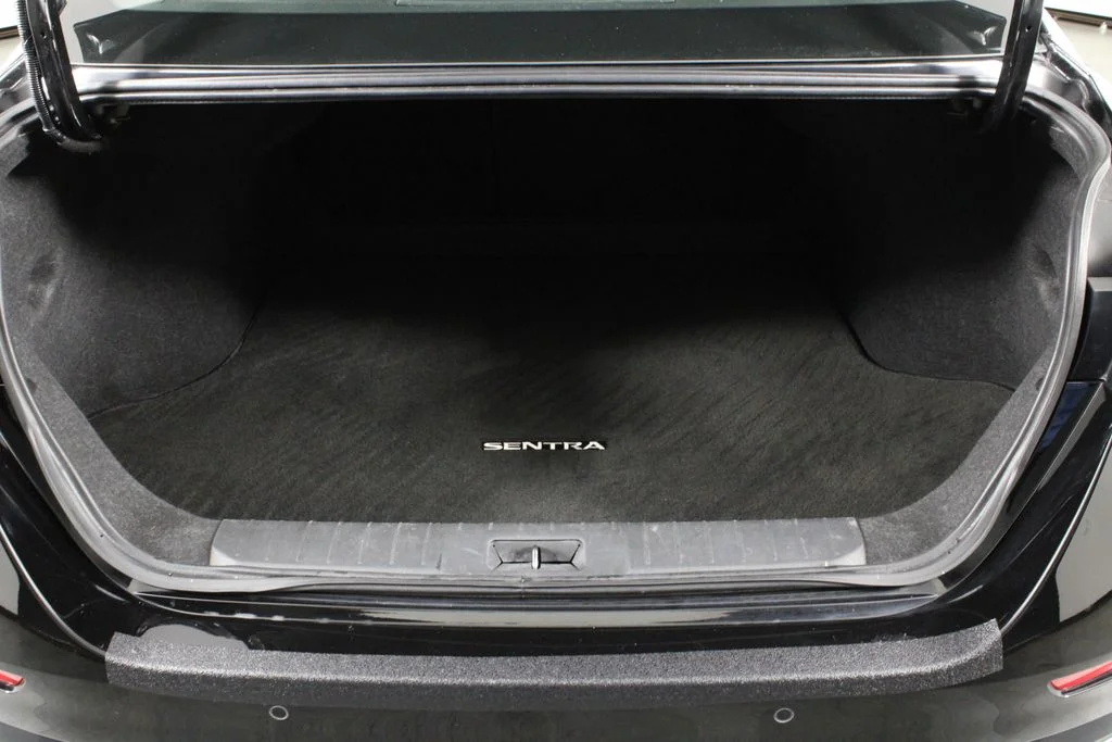 2025 Nissan Sentra SR - Photo 18