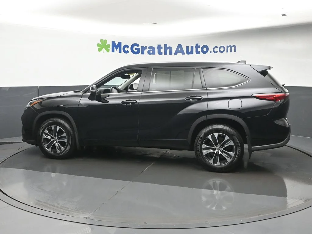 Certified Used 2020 Black Toyota XLE image 26
