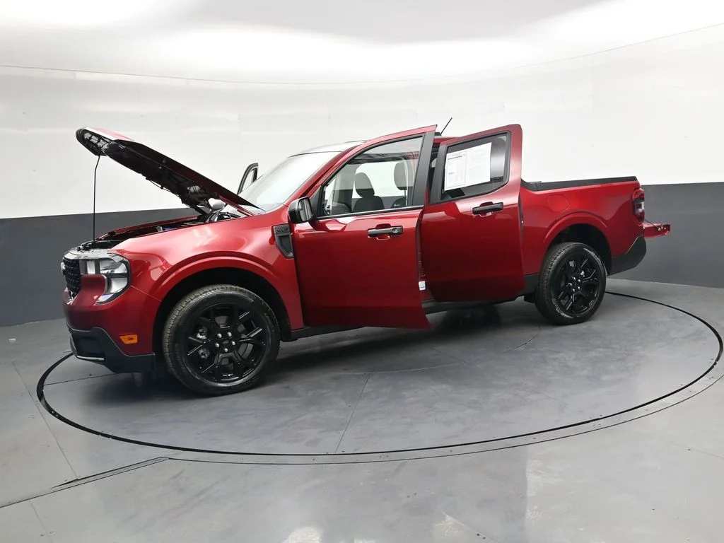 Used 2025 Red Ford XLT image 53