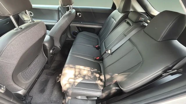 Used 2023 Gray Hyundai SEL image 19