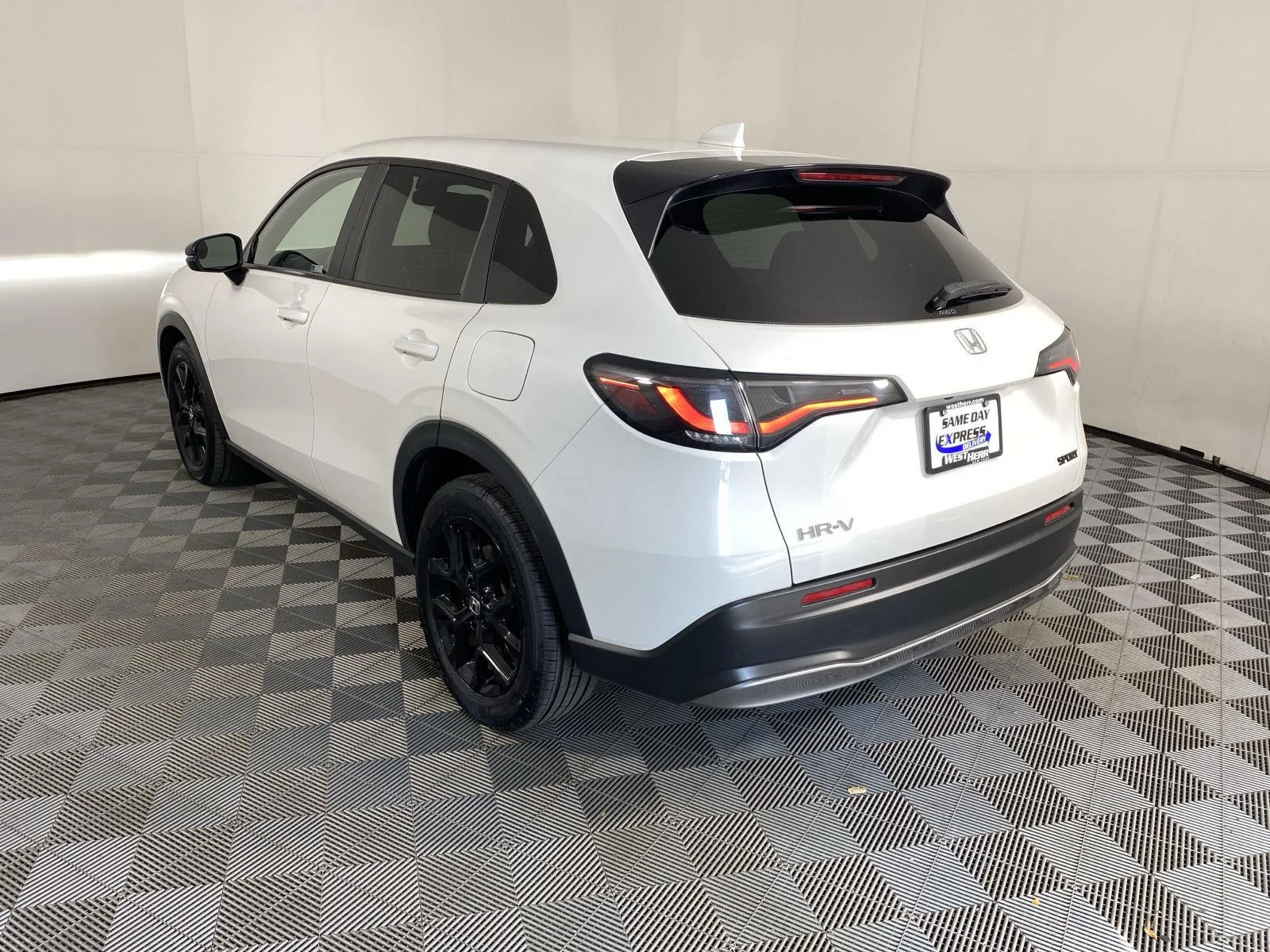 Used 2024 Platinum White Pearl Honda Sport image 5