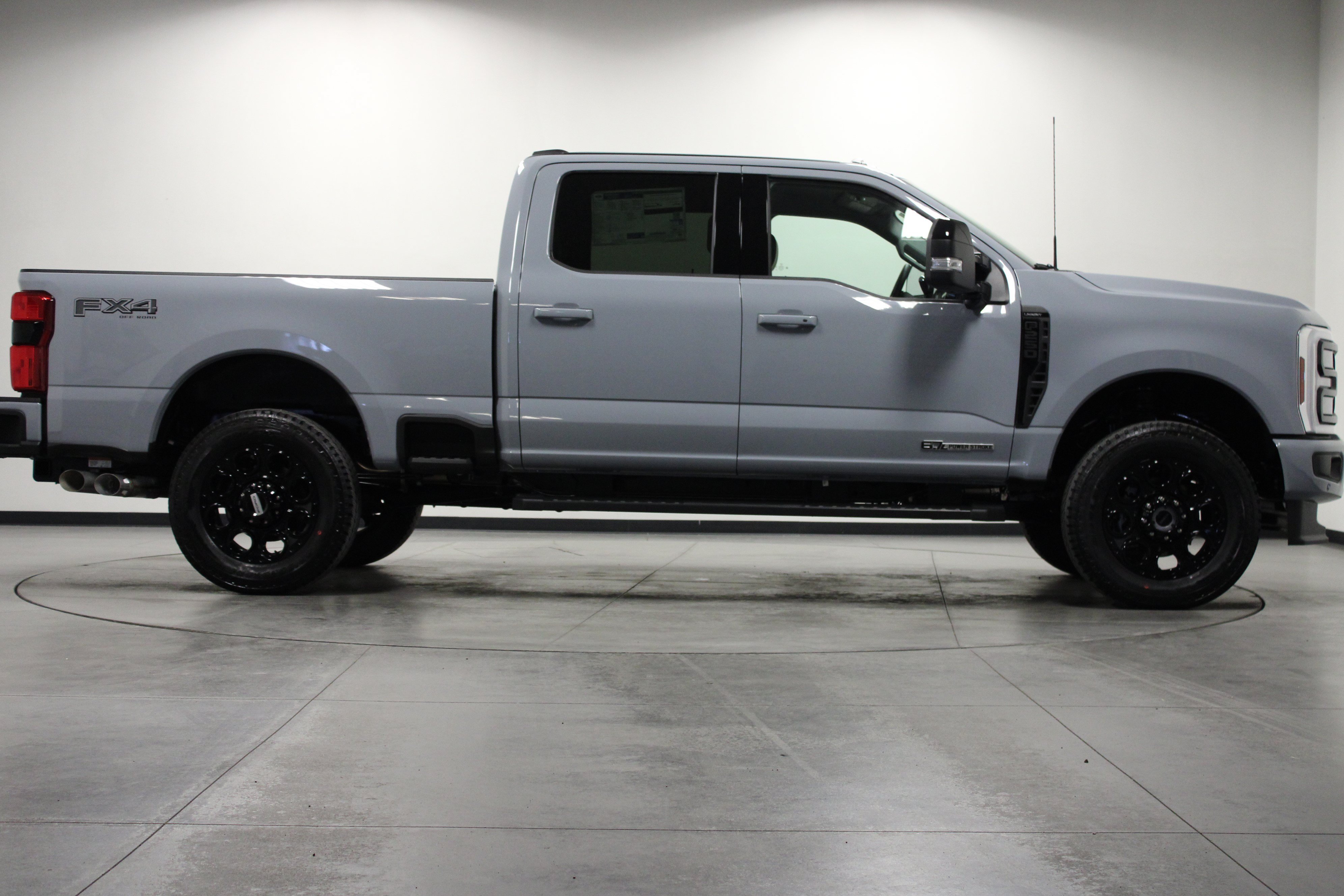 New 2026 Glacier Gray Metallic Tri-Coat Ford LARIAT image 3