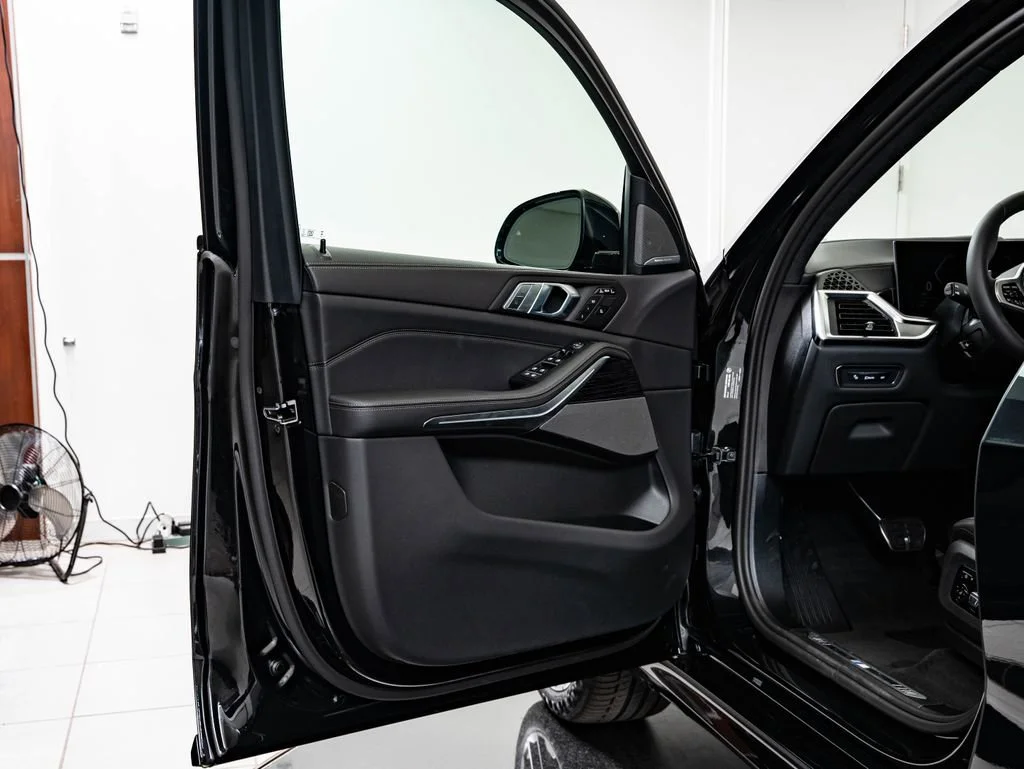 New 2027 Black Sapphire Metallic BMW xDrive40i image 29
