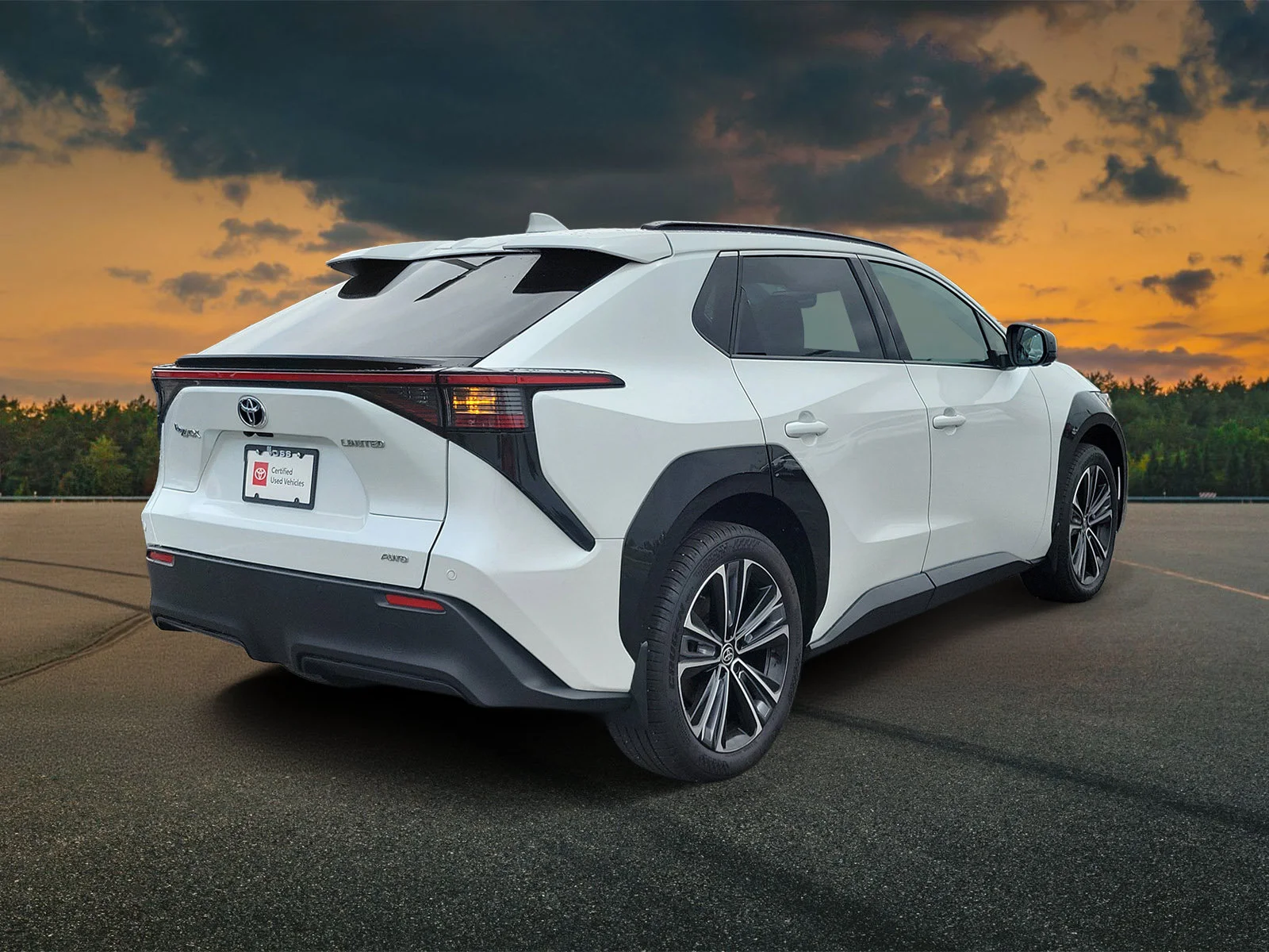 Certified Used 2023 WHITE Toyota Limited image 4