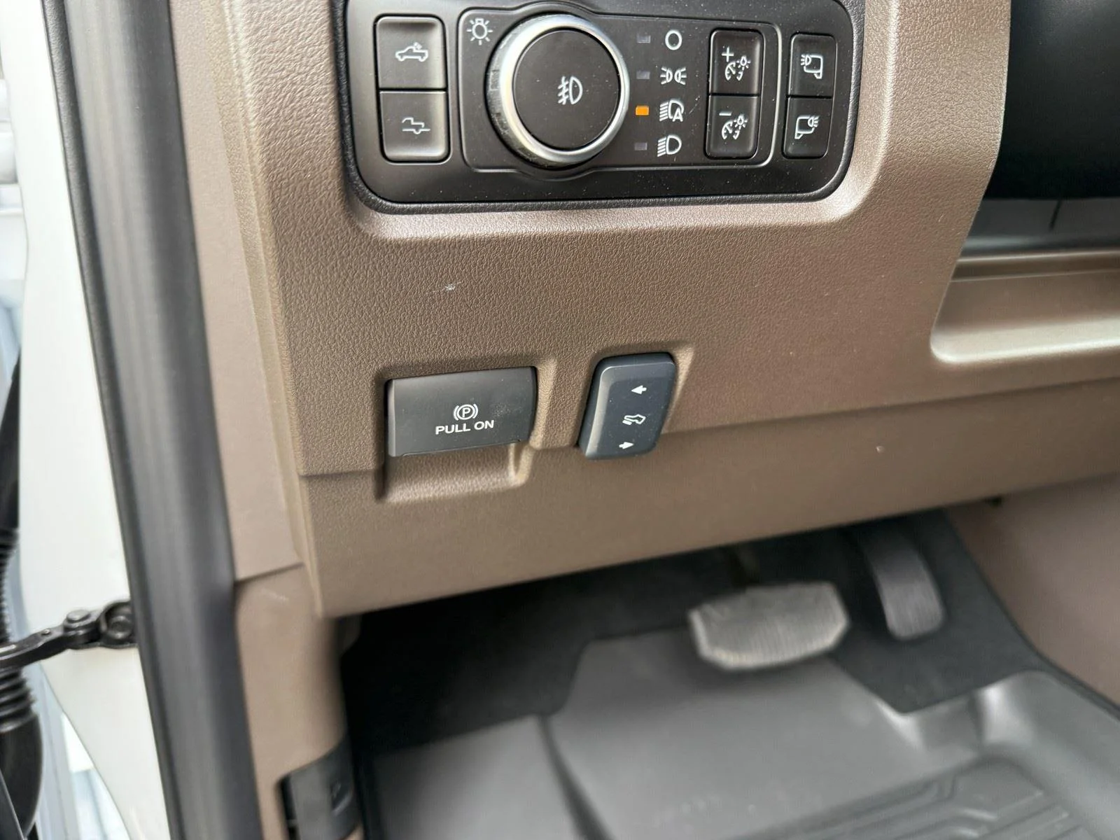 New 2026 Oxford White Ford King Ranch image 18