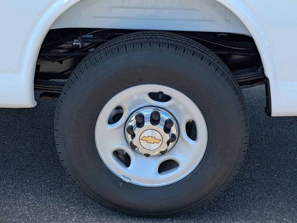 2026 Chevrolet Express Cargo Work Van - Photo 6