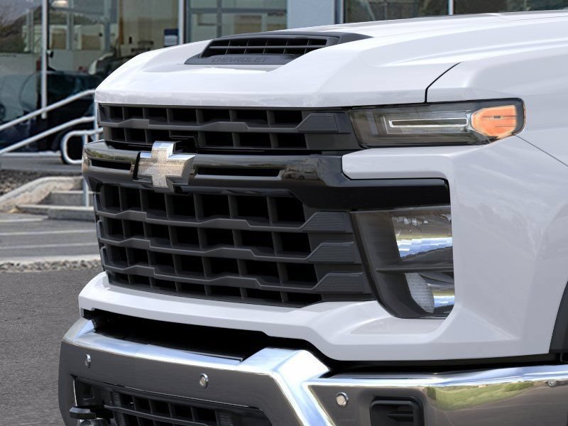 New 2026 Summit White Chevrolet WT image 13