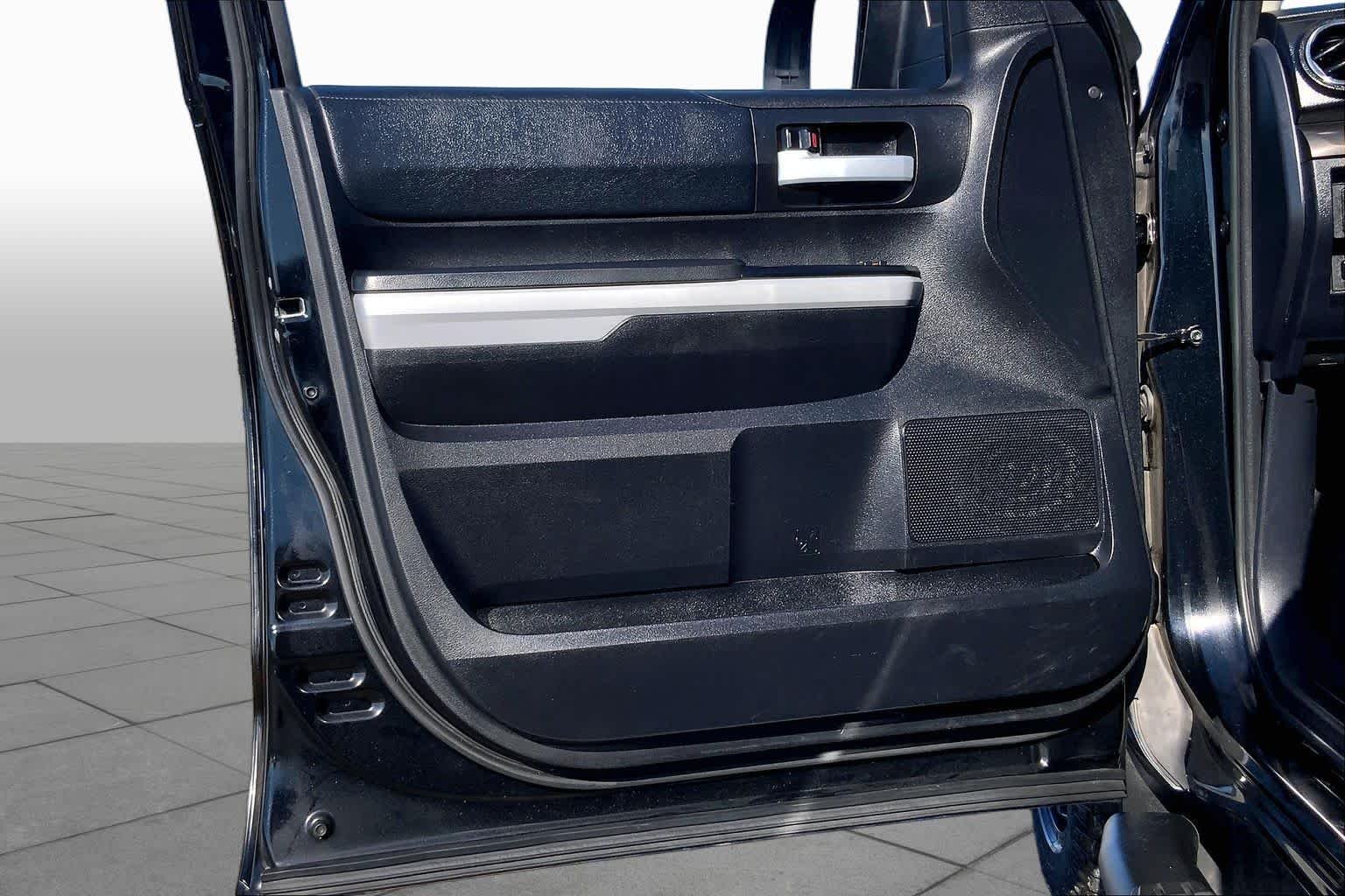 Used 2021 Midnight Black Metallic Toyota SR5 image 21