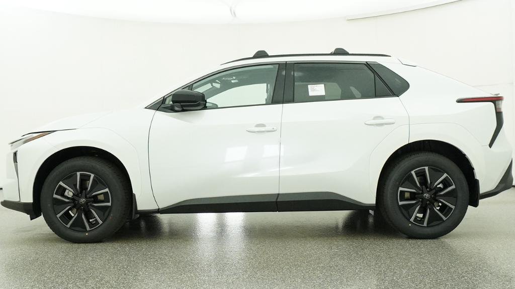 New 2026 Wind Chill Pearl Toyota XLE image 37