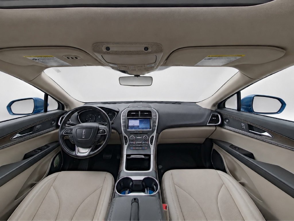 Used 2020 Blue Lincoln Reserve image 11
