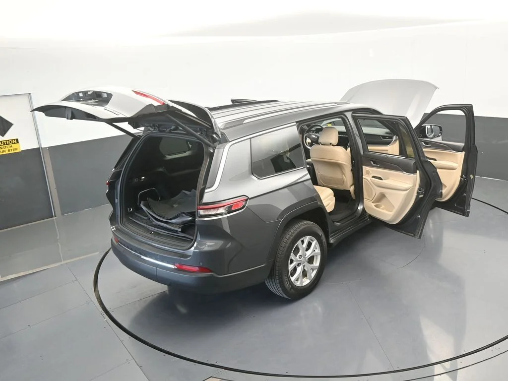 Used 2023 Baltic Gray Metallic Clearcoat Jeep Limited image 76
