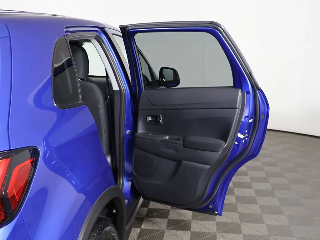 New 2026 Blue Mitsubishi 2.0 LE image 19