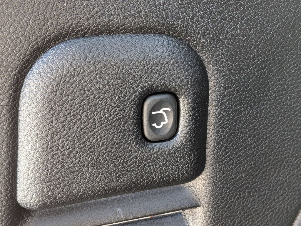 Used 2021 White Jeep Limited X image 7