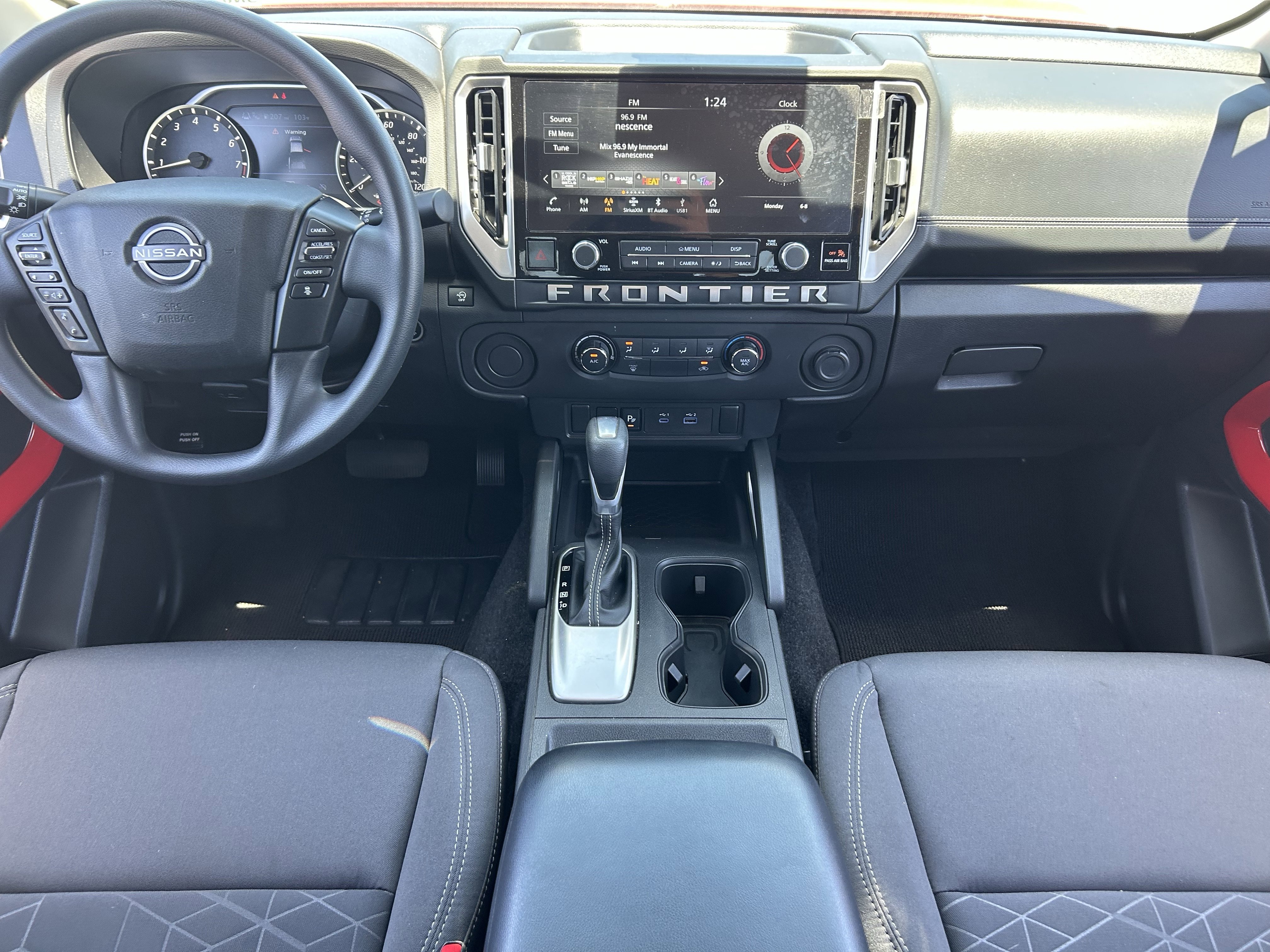 2025 Nissan Frontier SV - Photo 14