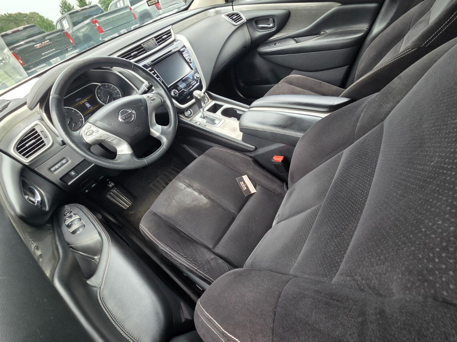 Used 2018 Silver Nissan SV image 8